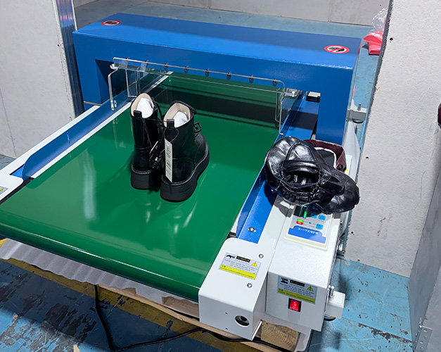 连之新流水线检针机助力厚街鞋厂高效管控金属异物